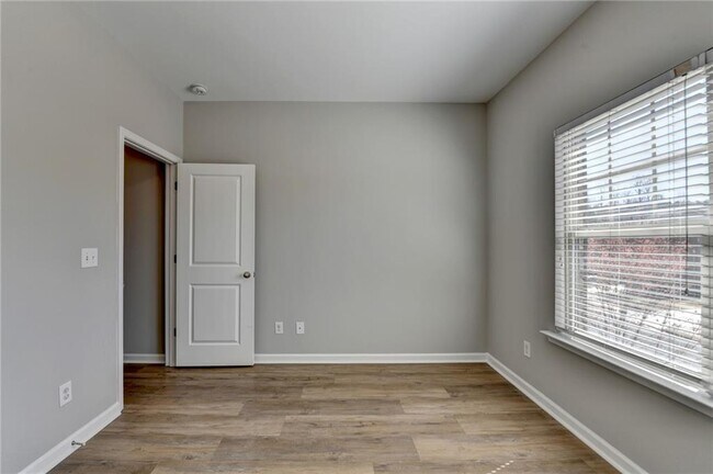 Building Photo - 68 Hardy Water Dr SE