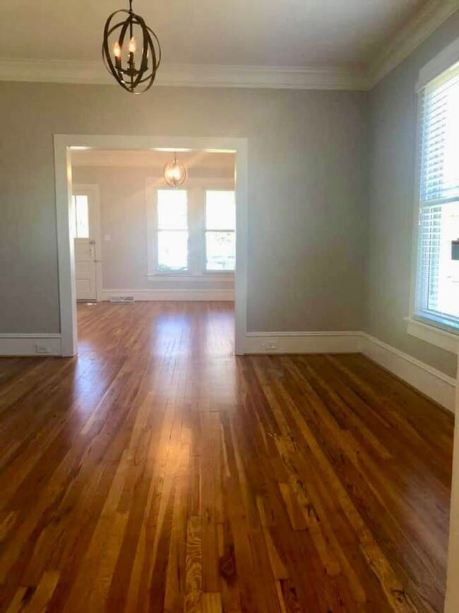 Building Photo - Cute Ranch in Mill Village; Beautifully Maintained.