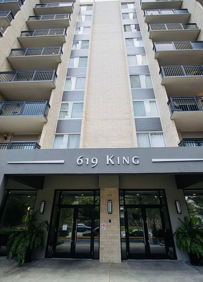 Primary Photo - Upscale 1BR/1BA Condo with Balcony & City ...