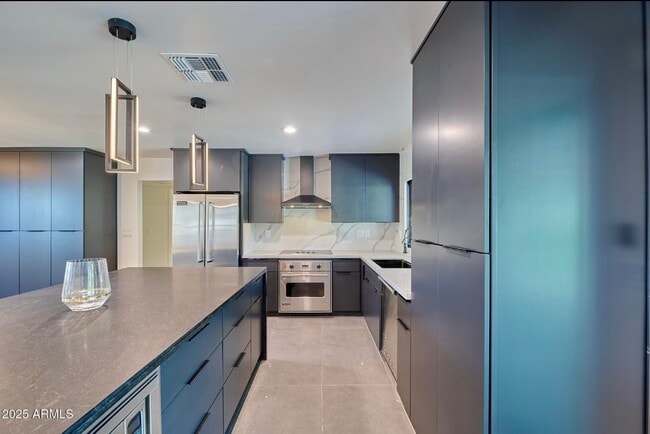 Building Photo - 5324 E Hillery Dr