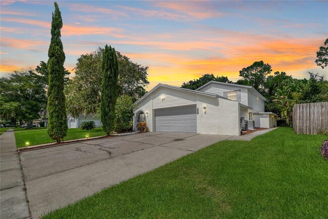 Building Photo - 15722 GardenSide Ln