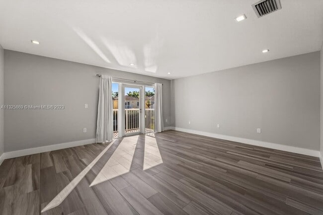 Building Photo - 3110 NE 210th Terrace