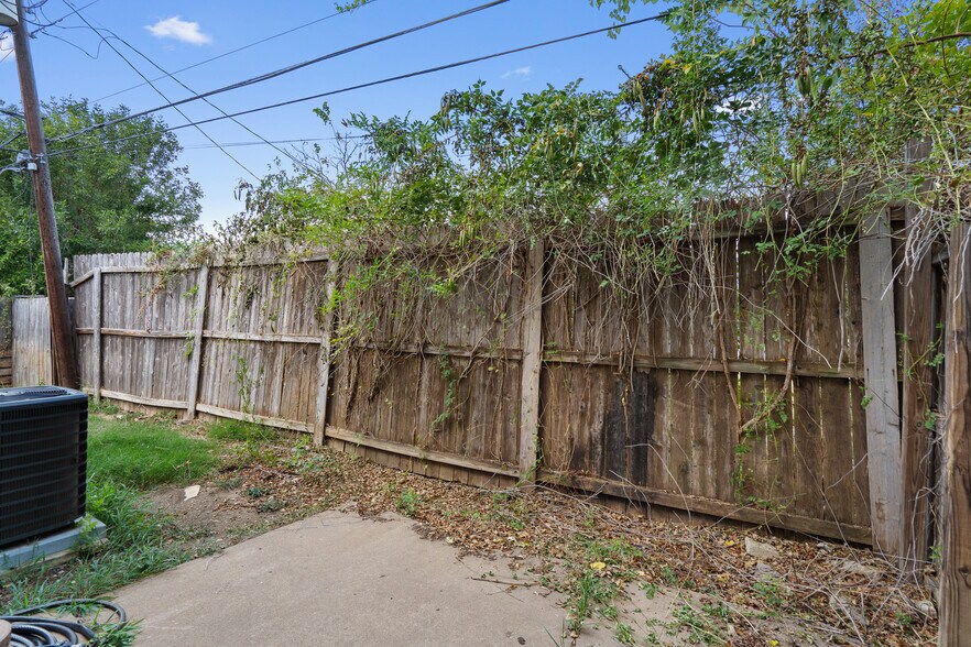 Fenced in backyard. - 602 Peterson St