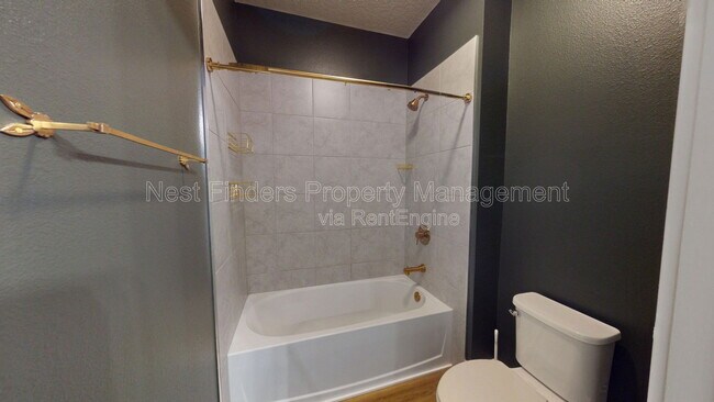 Building Photo - 257 Windermere Way