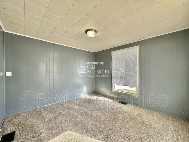 Building Photo - 1115 S Jay St