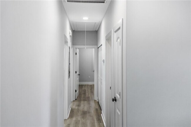 Building Photo - 905 Wayne St