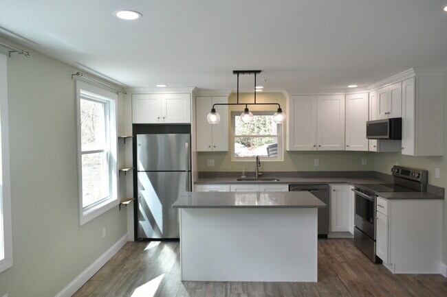 Building Photo - 1550 CT-12