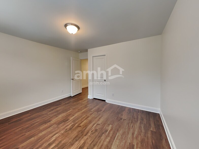 Building Photo - 5912 Hagar Vly Dr