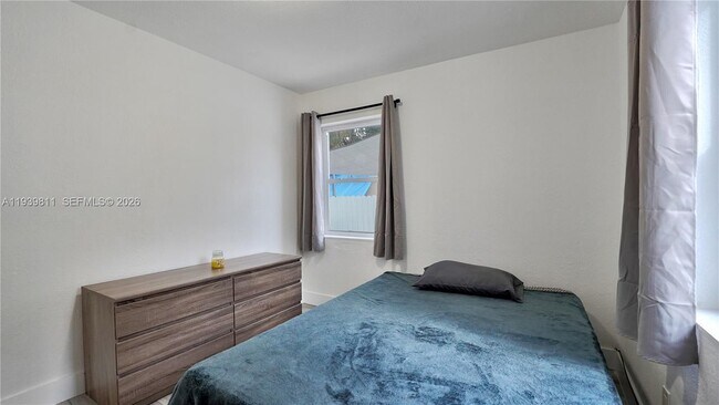 Building Photo - 1441 NE 154th Terrace