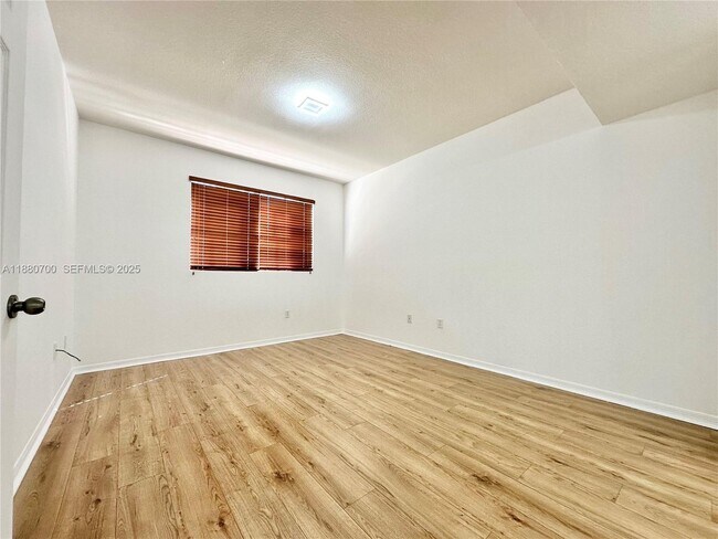 Building Photo - 10870 NW 88th Terrace