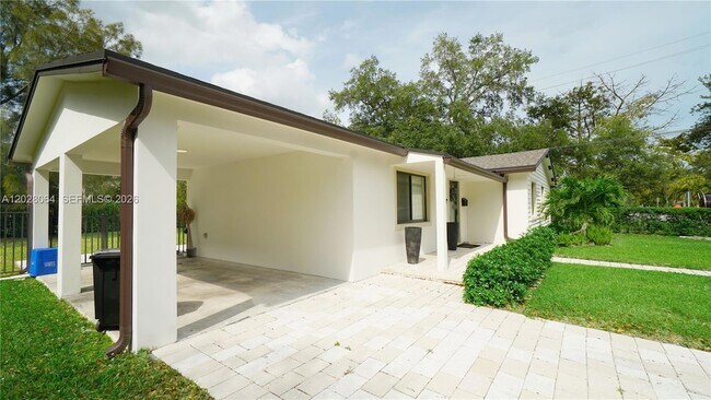 Building Photo - 255 Grant Dr
