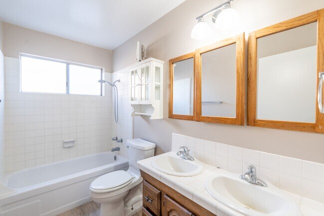 Building Photo - Coming Soon! 3 Bedroom Home in Great Gilroy Location!