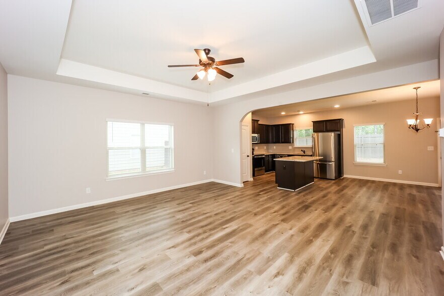 Building Photo - 10872 Big Sky Dr