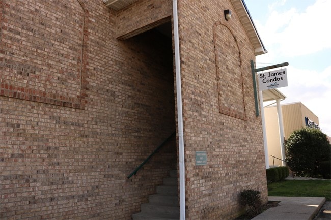 Building Photo - 2467 3rd Ave