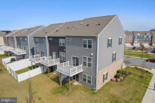 Building Photo - 9715 Summerton Dr