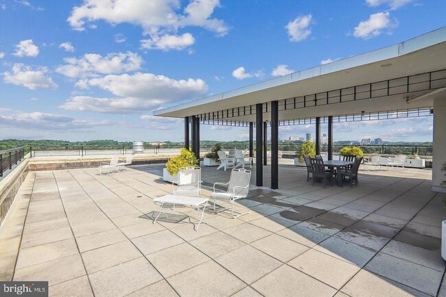 Building Photo - 10500 Rockville Pike