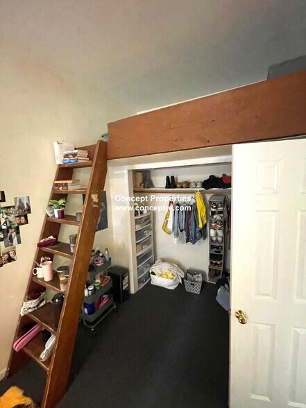 Building Photo - 17 Aberdeen St