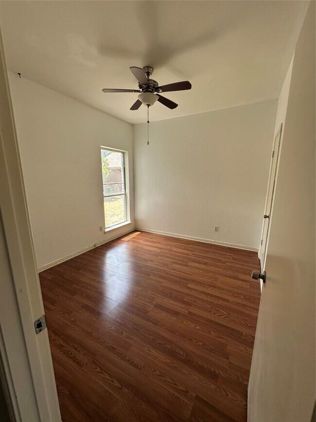 Building Photo - 4500 Silverstone Dr