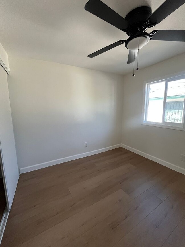 Building Photo - Beautifully Remodeled 2 Bed / 1 Bath Home ...