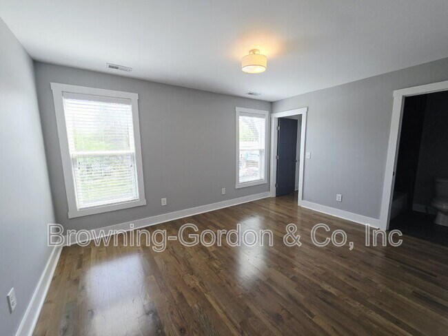 Building Photo - 668 A James Avenue