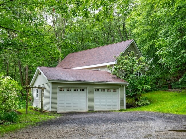 Building Photo - 7 Owls Nest Ln