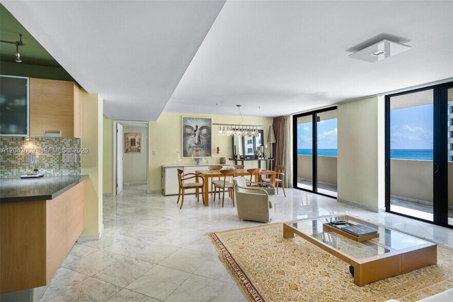 Building Photo - 1623 Collins Ave