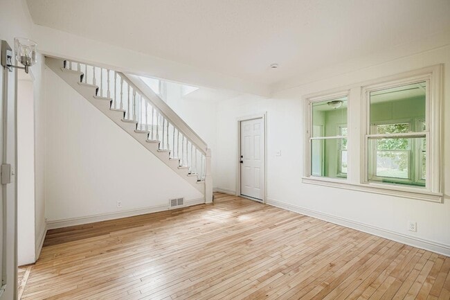 Building Photo - 610 Fairview Ave N