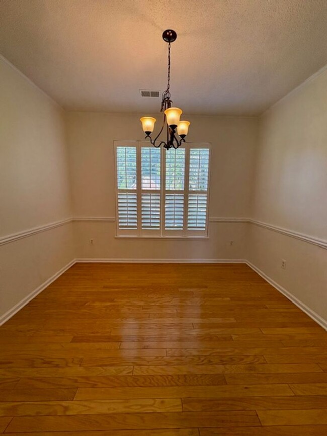 Building Photo - Lovely Updated Home in Grand Oaks