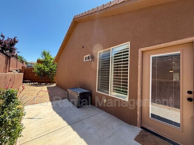 Building Photo - 750 W 350 N