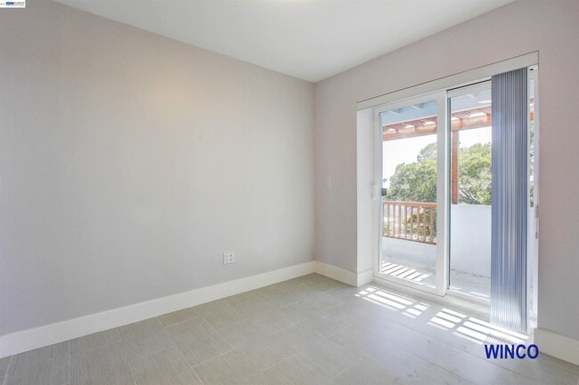 Building Photo - 263 Ralston St