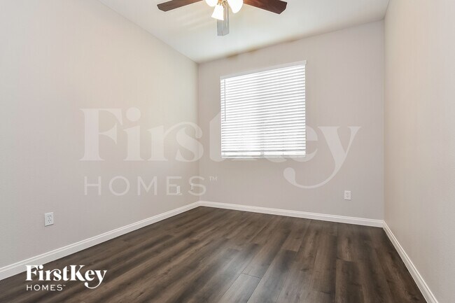 Building Photo - 7580 Alexander Hills St