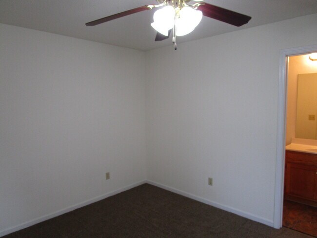 Building Photo - 4304 Cheryl Ct