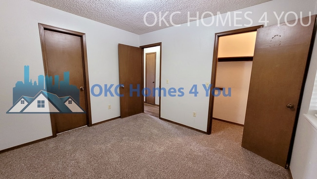 Building Photo - 2 Bed Near NW Expressway & Rockwell