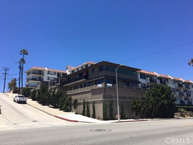 Building Photo - 760 W 27th St