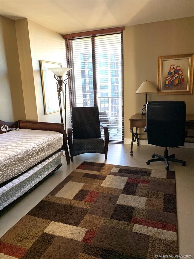 Building Photo - 520 Brickell Key Dr