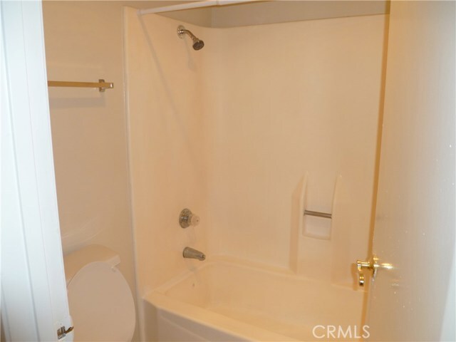 Building Photo - 215 Springview