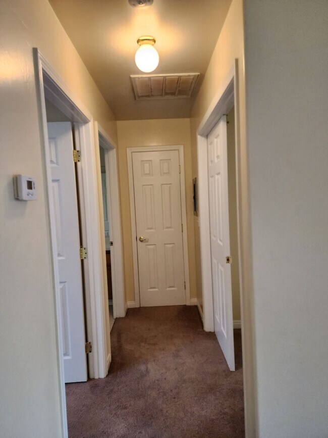 Building Photo - 722 Spring Meadow Ct