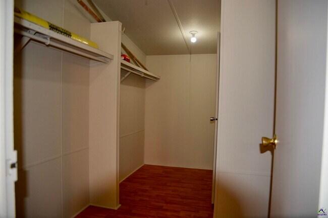 Building Photo - 111 Brighton Dr