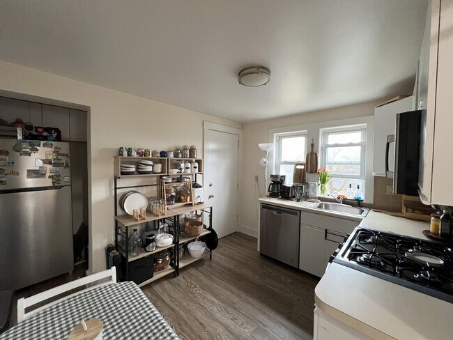 Building Photo - 1145 Boylston St