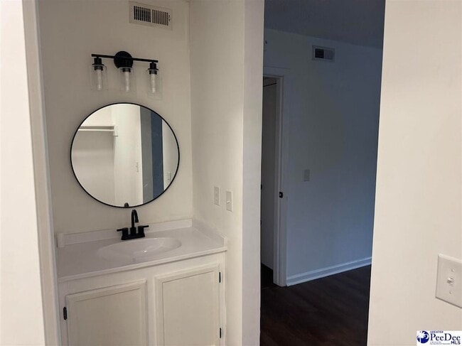 Building Photo - 1219 Brittany Dr