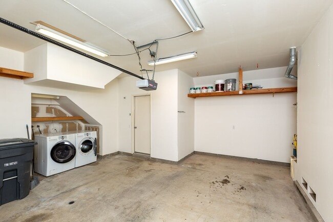 Building Photo - 3 Bedroom Townhome in Scripps Ranch