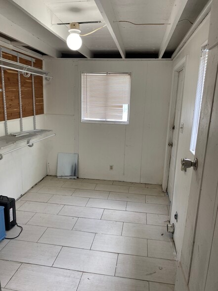 Building Photo - 117 Lucy Ln