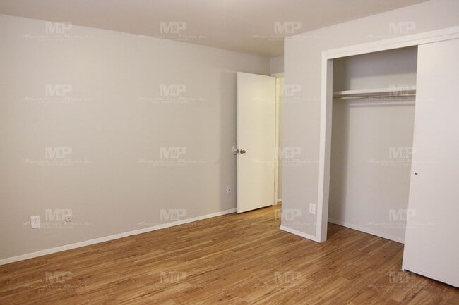 Building Photo - 2909 Sumac St