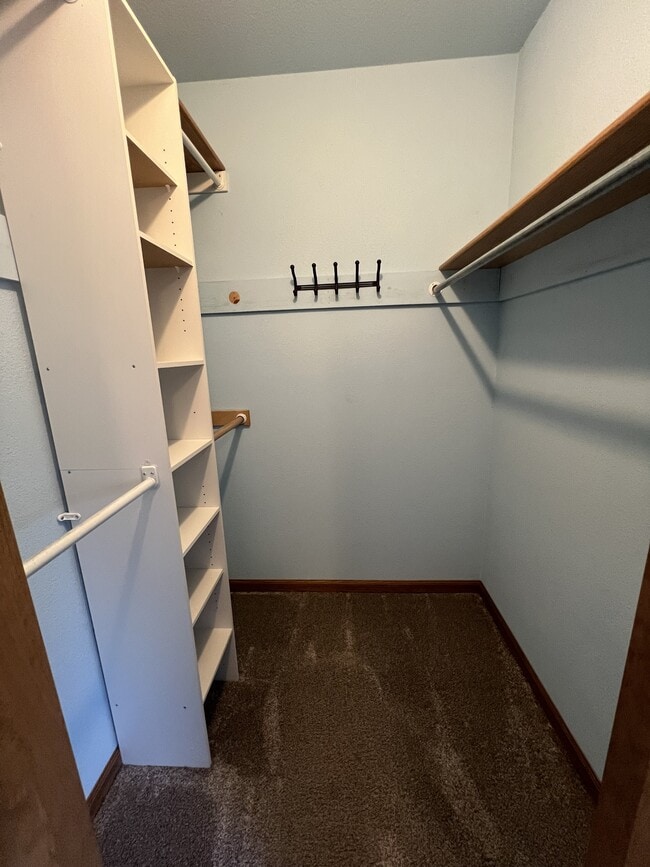 Building Photo - 201 W Geyser St