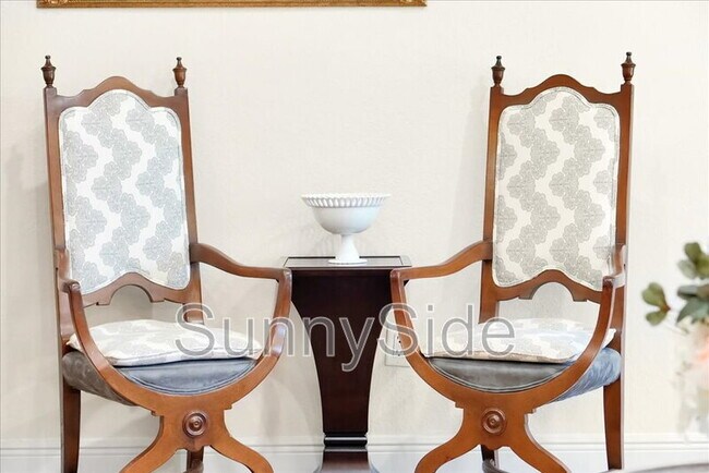 Building Photo - 42 Nottingham Way