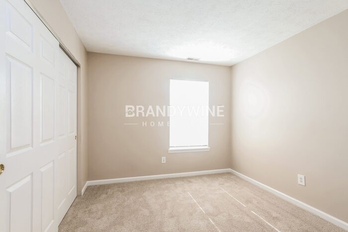 Building Photo - 2733 Dawnlake Dr