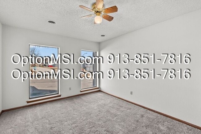 Building Photo - Charming & Spacious 2-Bed / 2-Bath Apartment in Gladstone