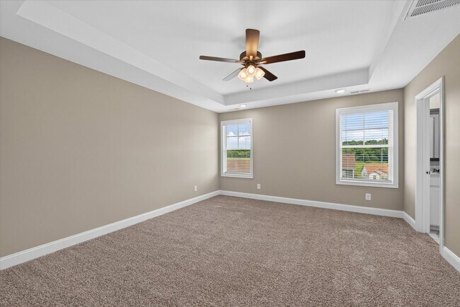 Building Photo - Pet Friendly Three Bedroom!