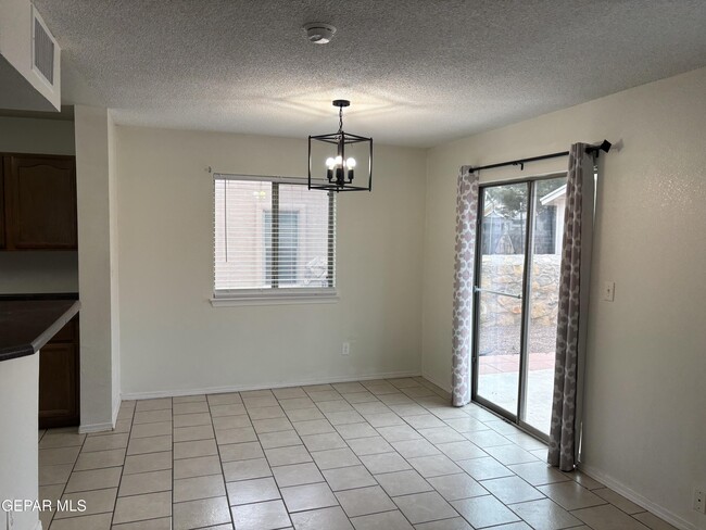 Building Photo - 14077 Tierra Delfin Dr