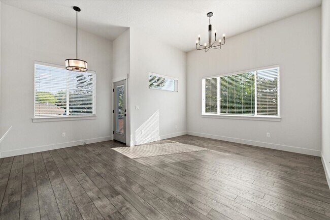 Building Photo - 174 S Kestrel Pl
